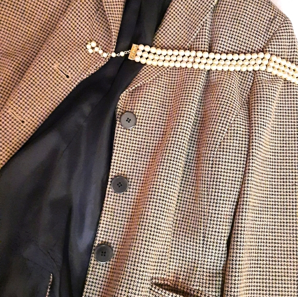 RELISTED - Vintage Wool Blazer - Picture 2 of 5